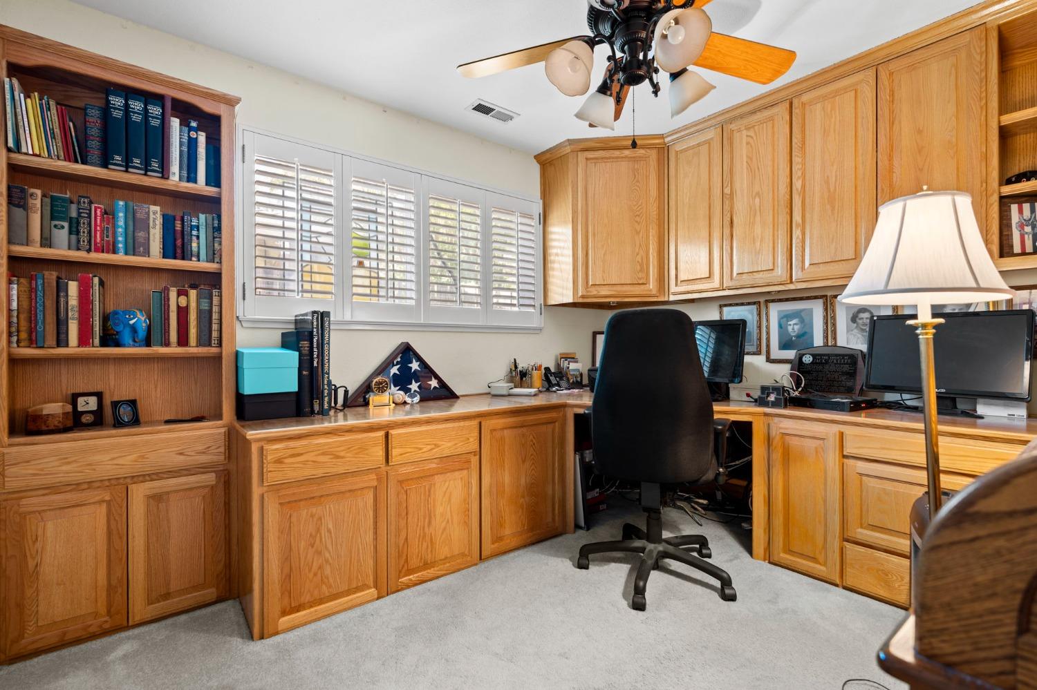 Mira Del Rio Drive, Sacramento, California image 33