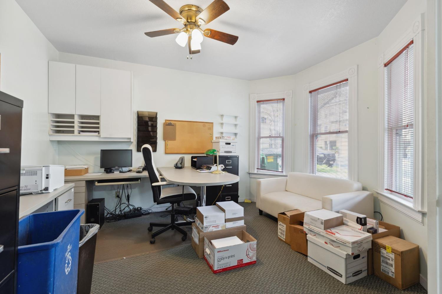 Detail Gallery Image 7 of 19 For 1823 11th St, Sacramento,  CA 95811 - – Beds | – Baths