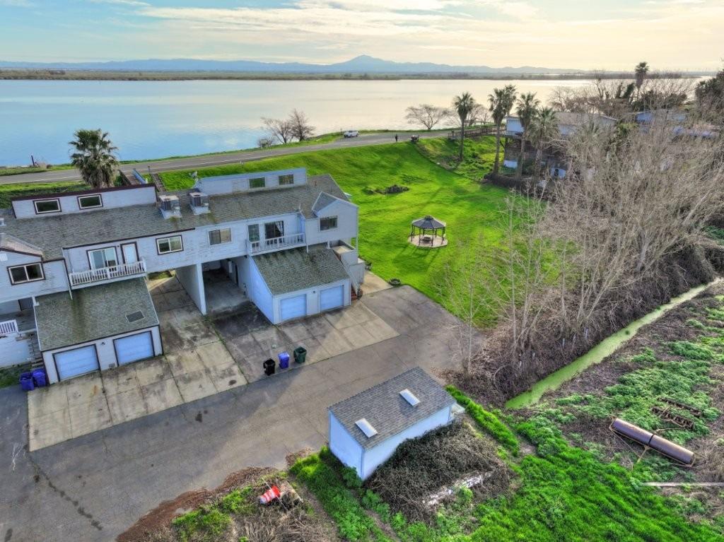 Detail Gallery Image 4 of 44 For 521 W Brannan Island Rd, Isleton,  CA 95641 - 4 Beds | 3/1 Baths