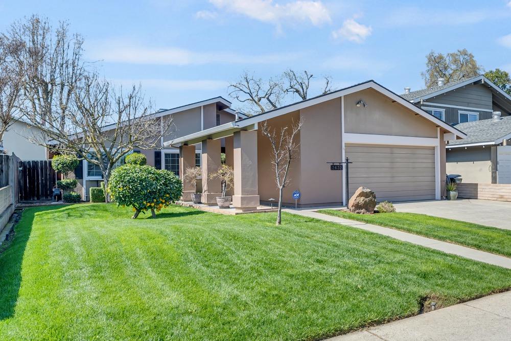 Detail Gallery Image 1 of 1 For 2632 Kansas Way, Sacramento,  CA 95827 - 3 Beds | 1/1 Baths