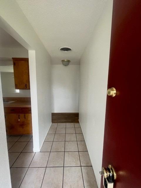 Detail Gallery Image 5 of 27 For 1451 Park St, Lodi,  CA 95242 - 3 Beds | 2 Baths