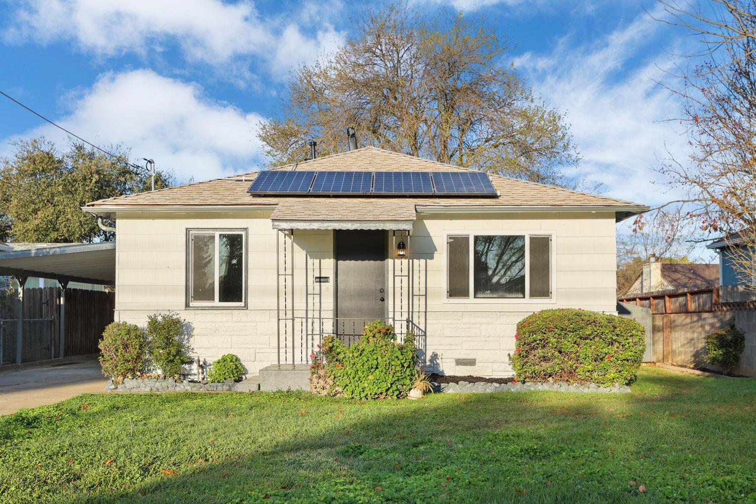 Detail Gallery Image 1 of 1 For 4212 Arlington Ave, Sacramento,  CA 95820 - 3 Beds | 1 Baths