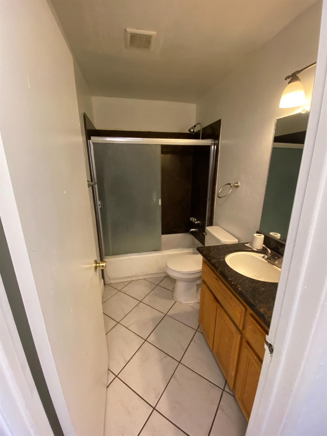 Illinois Avenue #30, Los Banos, California image 4