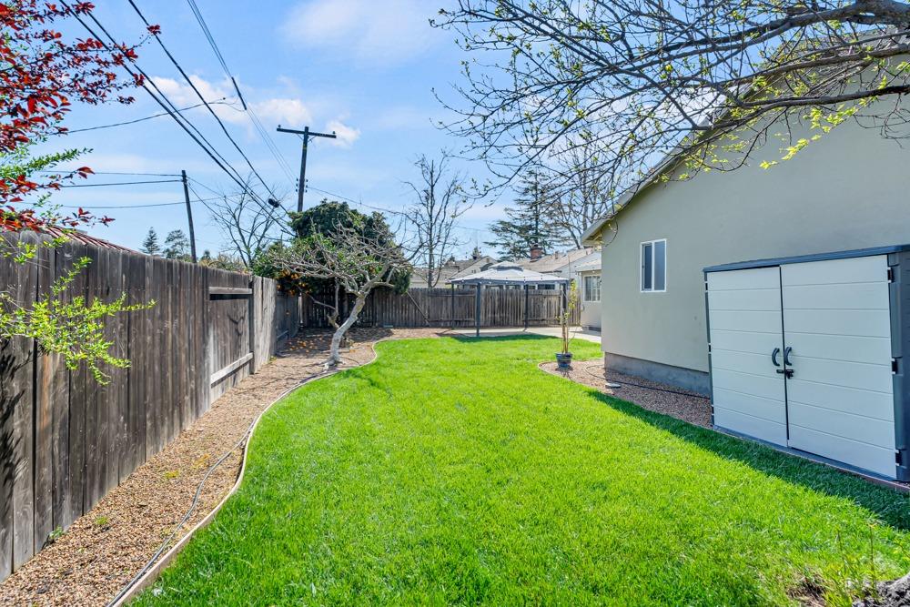 Montclaire Street, Sacramento, California image 34