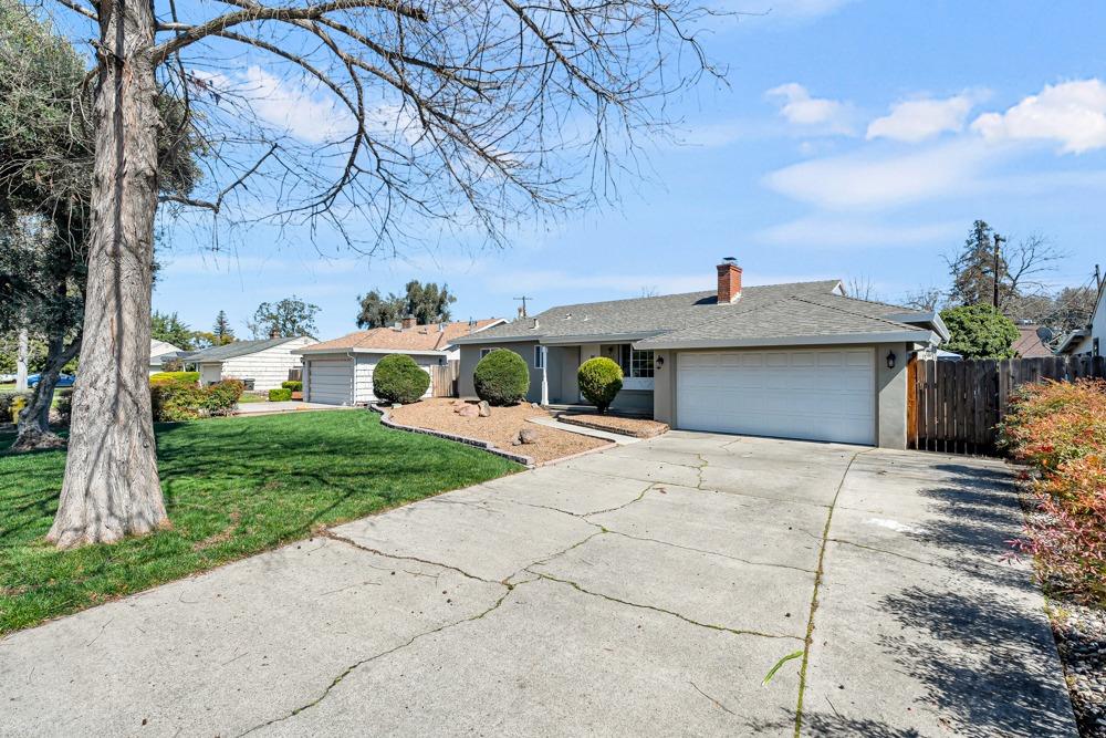 Montclaire Street, Sacramento, California image 36