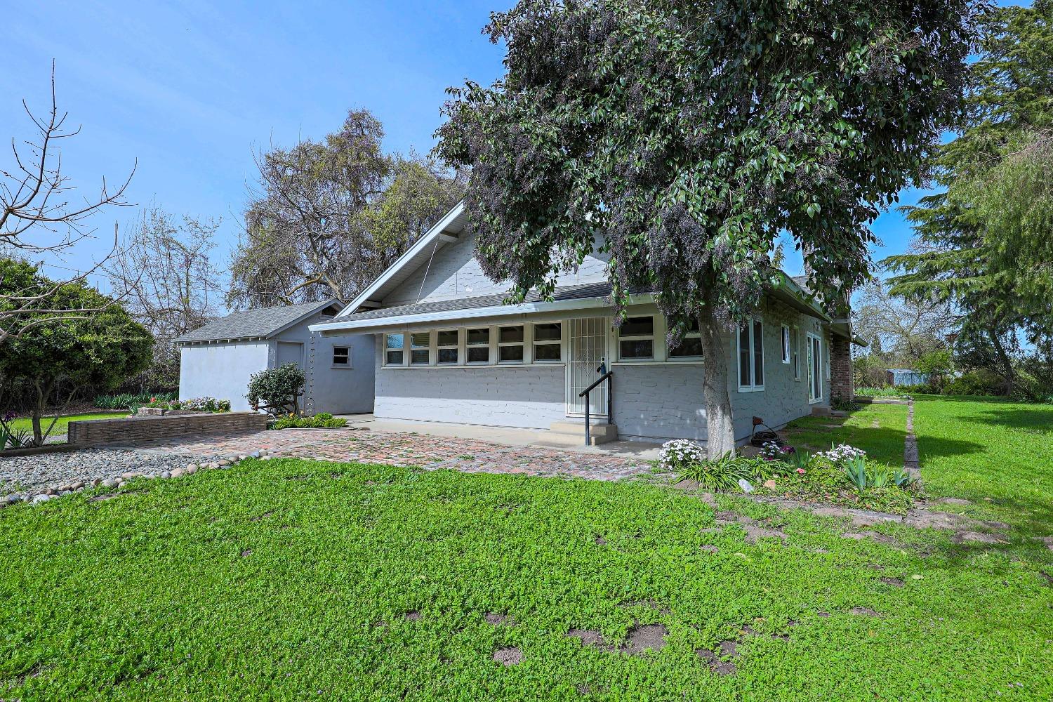 Detail Gallery Image 6 of 80 For 13419 Bentley St, Waterford,  CA 95386 - 3 Beds | 2 Baths