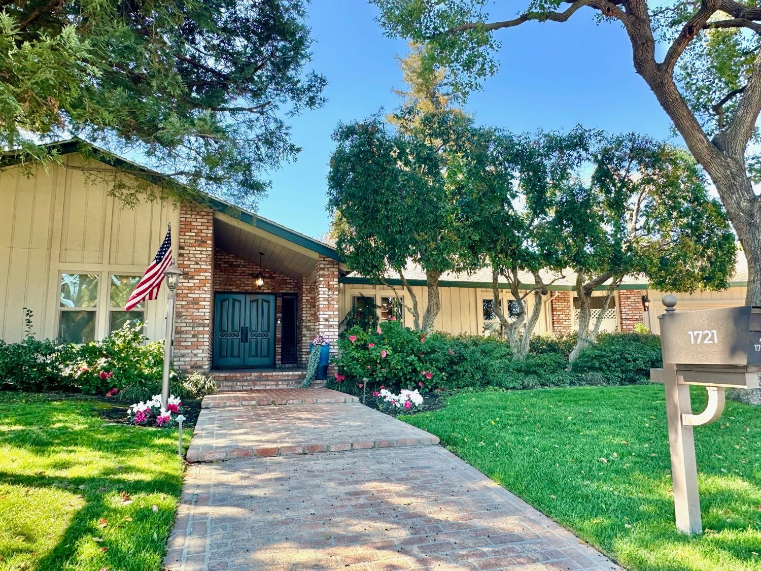 Detail Gallery Image 6 of 89 For 1721 N Johnson Rd, Turlock,  CA 95382 - 3 Beds | 3/1 Baths