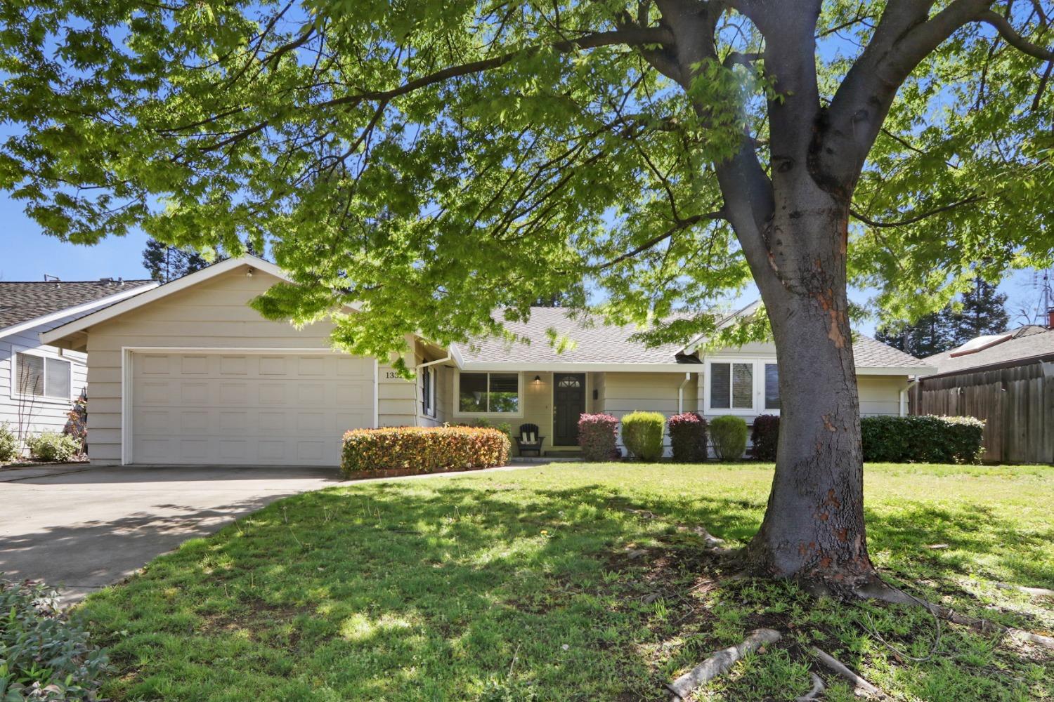 Detail Gallery Image 1 of 1 For 1332 Fitch Way, Sacramento,  CA 95864 - 3 Beds | 2 Baths