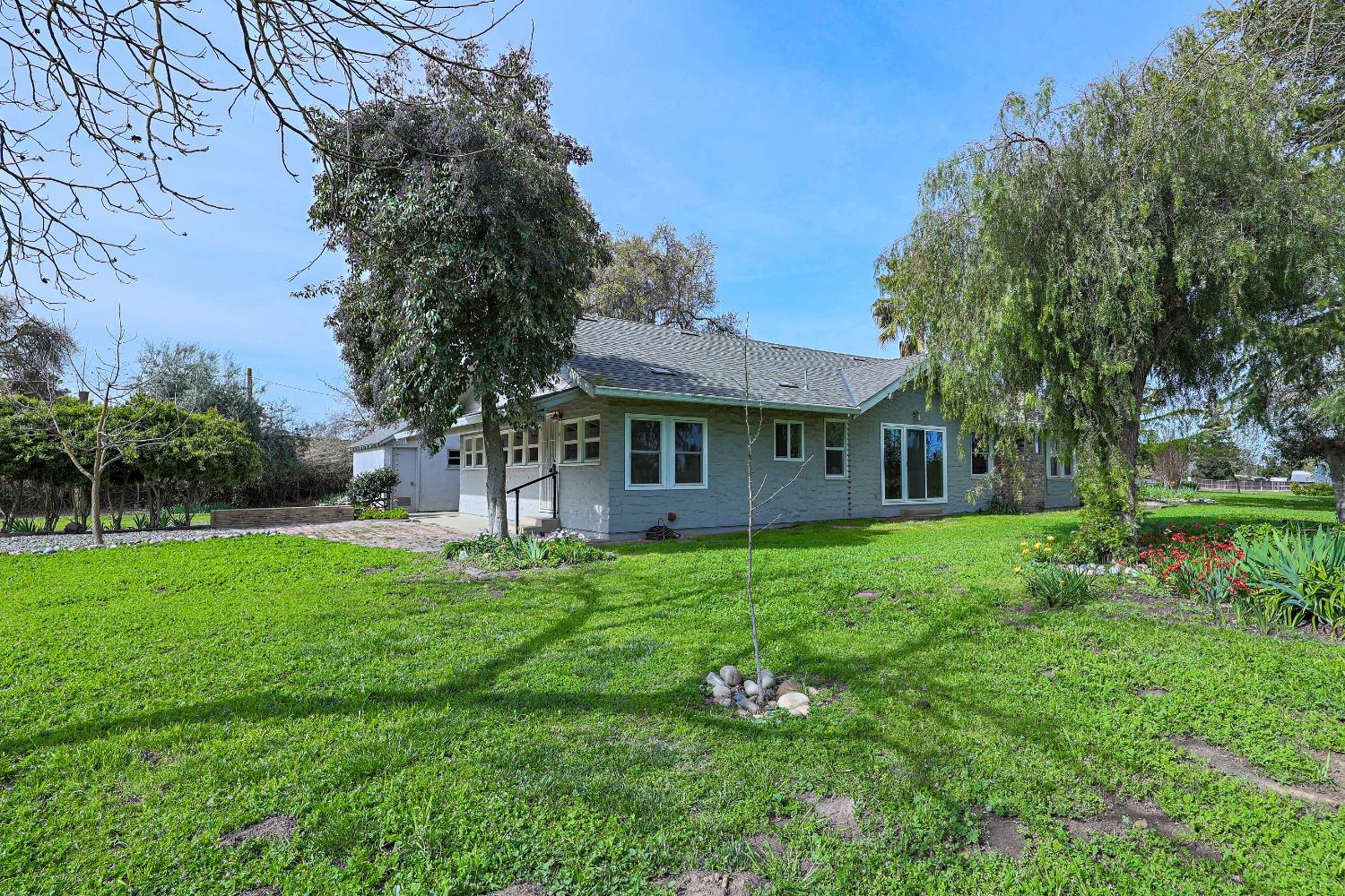 Detail Gallery Image 7 of 80 For 13419 Bentley St, Waterford,  CA 95386 - 3 Beds | 2 Baths