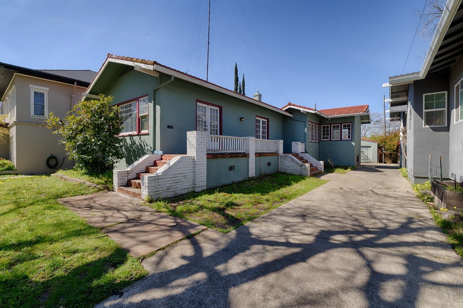Detail Gallery Image 1 of 1 For 1532 36th St, Sacramento,  CA 95816 - 2 Beds | 1 Baths