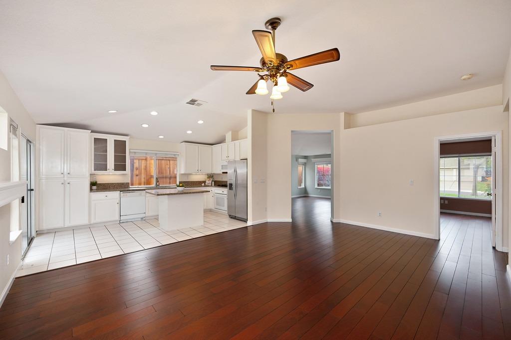 Detail Gallery Image 34 of 87 For 2119 Gold Haven Ct, Gold River,  CA 95670 - 4 Beds | 2 Baths