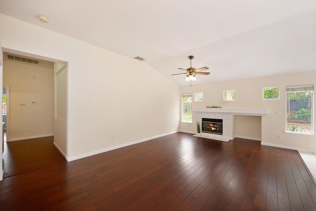 Detail Gallery Image 31 of 87 For 2119 Gold Haven Ct, Gold River,  CA 95670 - 4 Beds | 2 Baths