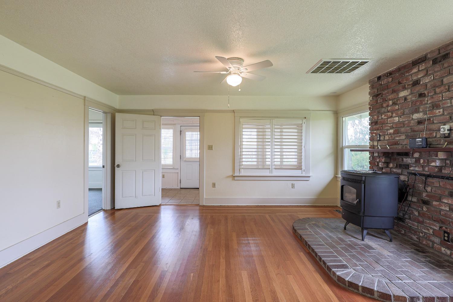Detail Gallery Image 17 of 80 For 13419 Bentley St, Waterford,  CA 95386 - 3 Beds | 2 Baths