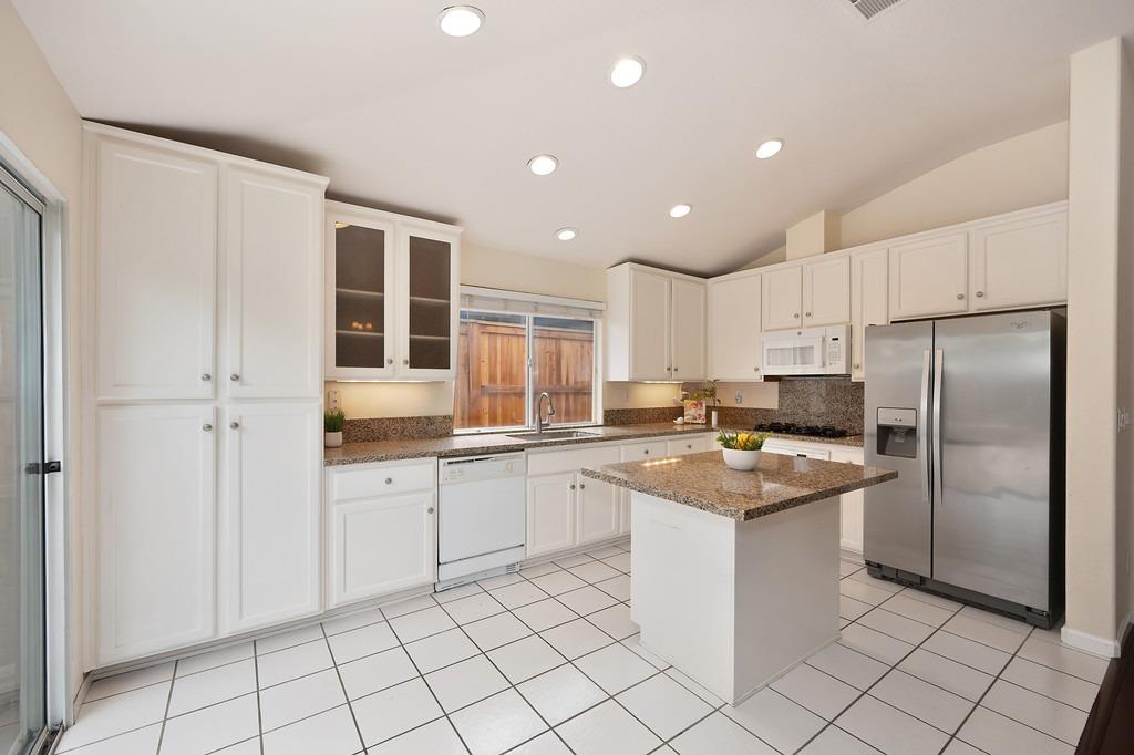Detail Gallery Image 24 of 87 For 2119 Gold Haven Ct, Gold River,  CA 95670 - 4 Beds | 2 Baths