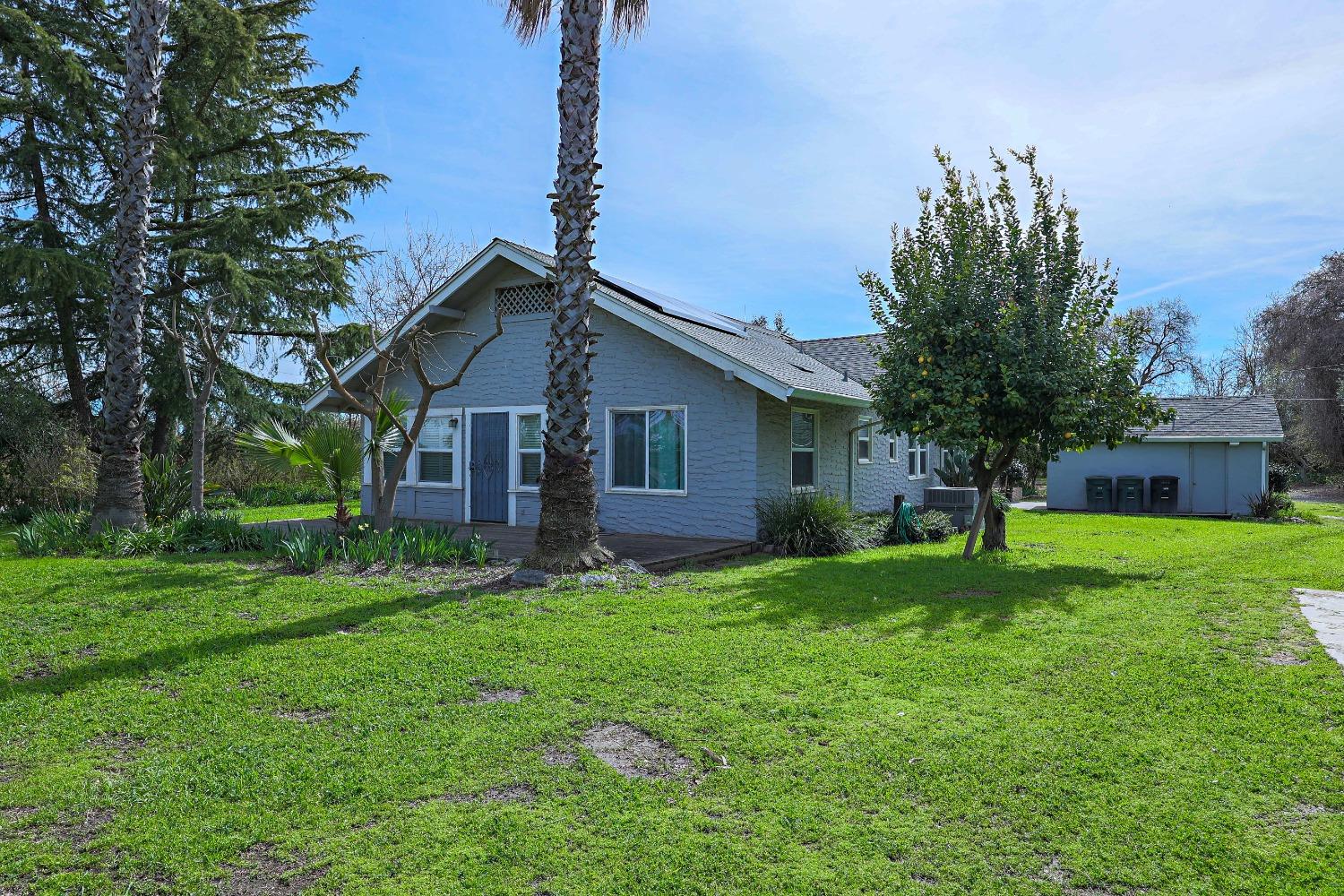 Detail Gallery Image 3 of 80 For 13419 Bentley St, Waterford,  CA 95386 - 3 Beds | 2 Baths