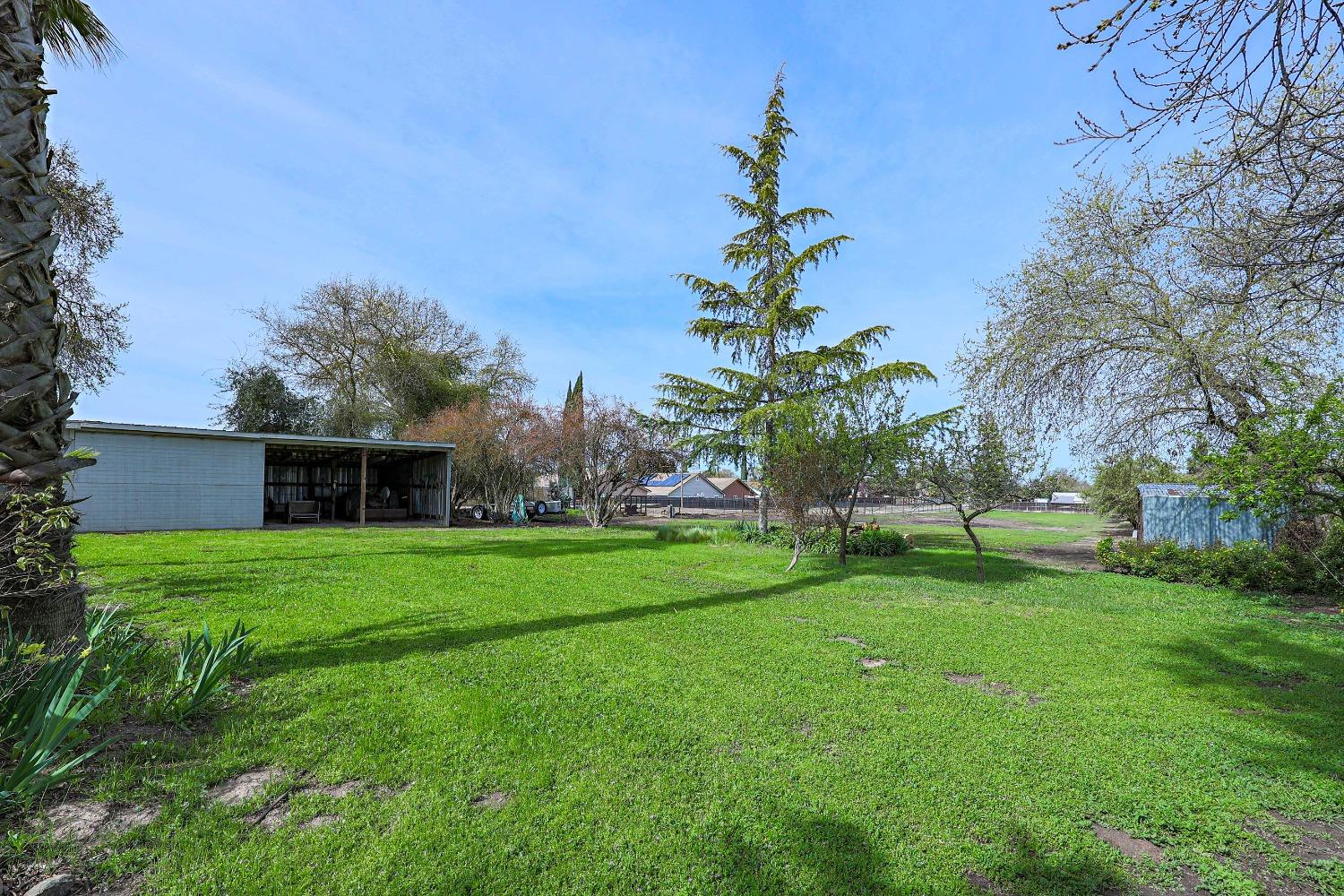Detail Gallery Image 10 of 80 For 13419 Bentley St, Waterford,  CA 95386 - 3 Beds | 2 Baths