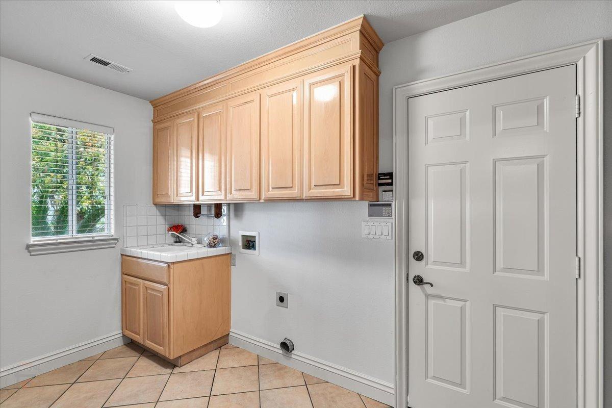 Detail Gallery Image 21 of 75 For 5242 E Hildreth Ln, Stockton,  CA 95212 - 3 Beds | 2/1 Baths