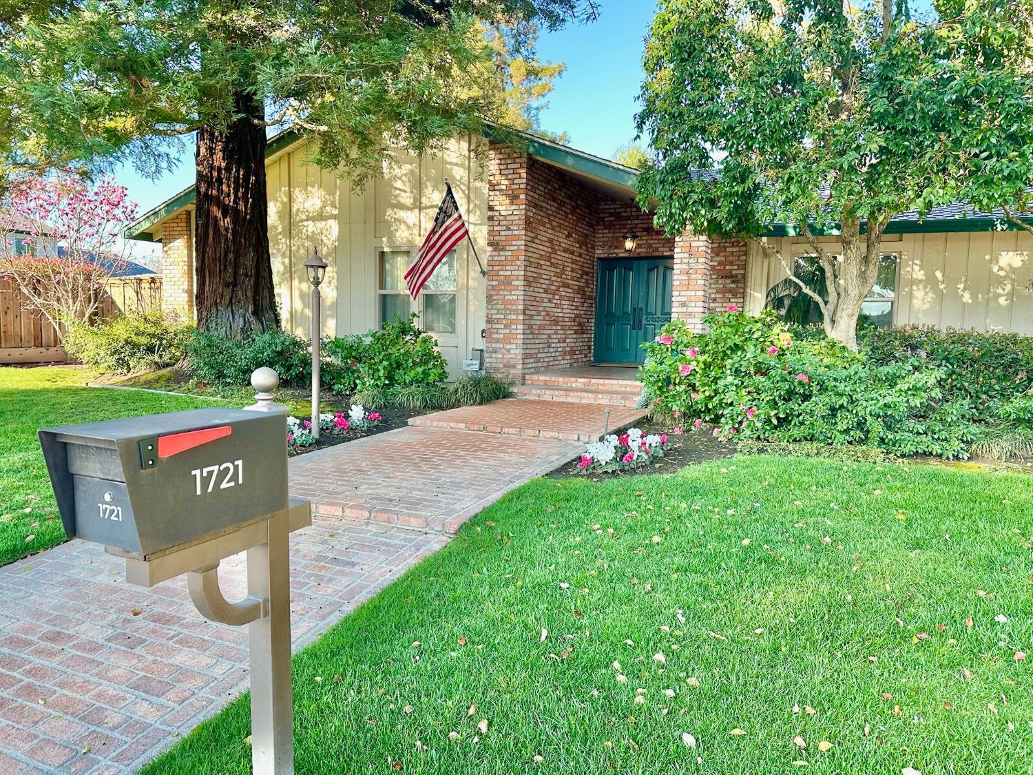 Detail Gallery Image 1 of 89 For 1721 N Johnson Rd, Turlock,  CA 95382 - 3 Beds | 3/1 Baths
