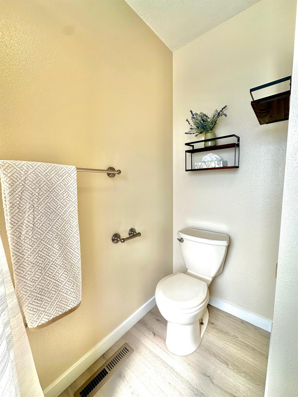 Detail Gallery Image 56 of 89 For 1721 N Johnson Rd, Turlock,  CA 95382 - 3 Beds | 3/1 Baths