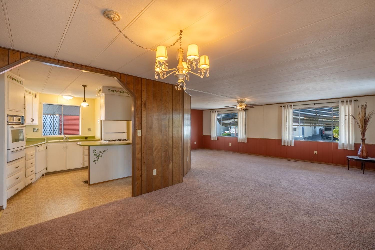 Detail Gallery Image 6 of 22 For 2505 Jackson Ave 207, Escalon,  CA 95320 - 2 Beds | 2 Baths