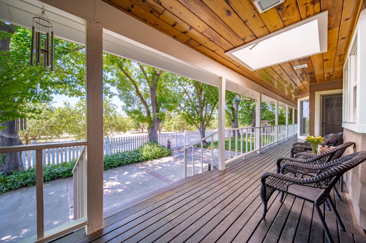 Detail Gallery Image 8 of 89 For 2591 Giannini Rd, Atwater,  CA 95301 - 4 Beds | 2/1 Baths