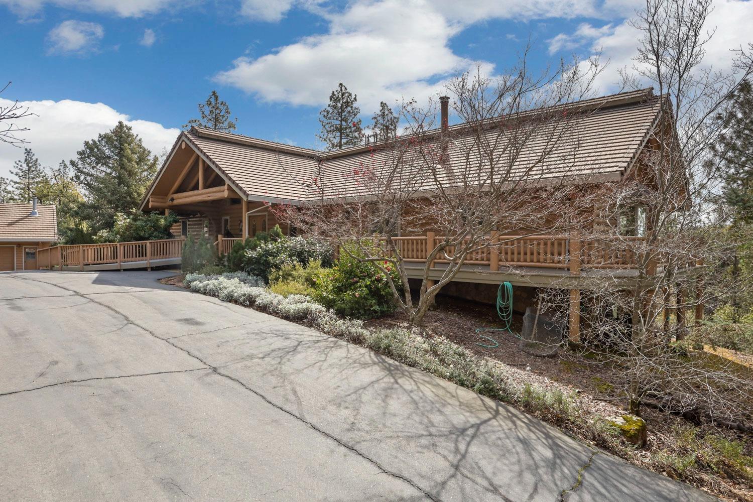Detail Gallery Image 14 of 88 For 21811 Homestead Rd, Pine Grove,  CA 95665 - 3 Beds | 2/1 Baths