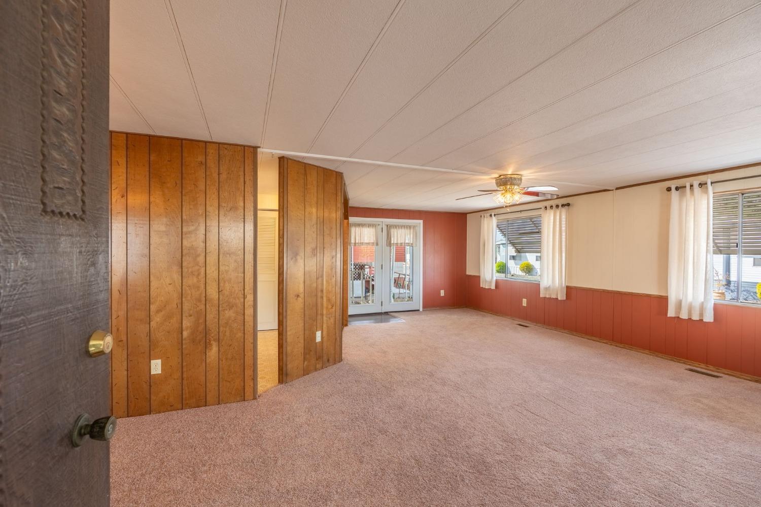 Detail Gallery Image 4 of 22 For 2505 Jackson Ave 207, Escalon,  CA 95320 - 2 Beds | 2 Baths