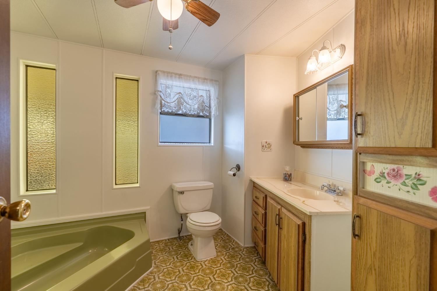 Detail Gallery Image 14 of 22 For 2505 Jackson Ave 207, Escalon,  CA 95320 - 2 Beds | 2 Baths