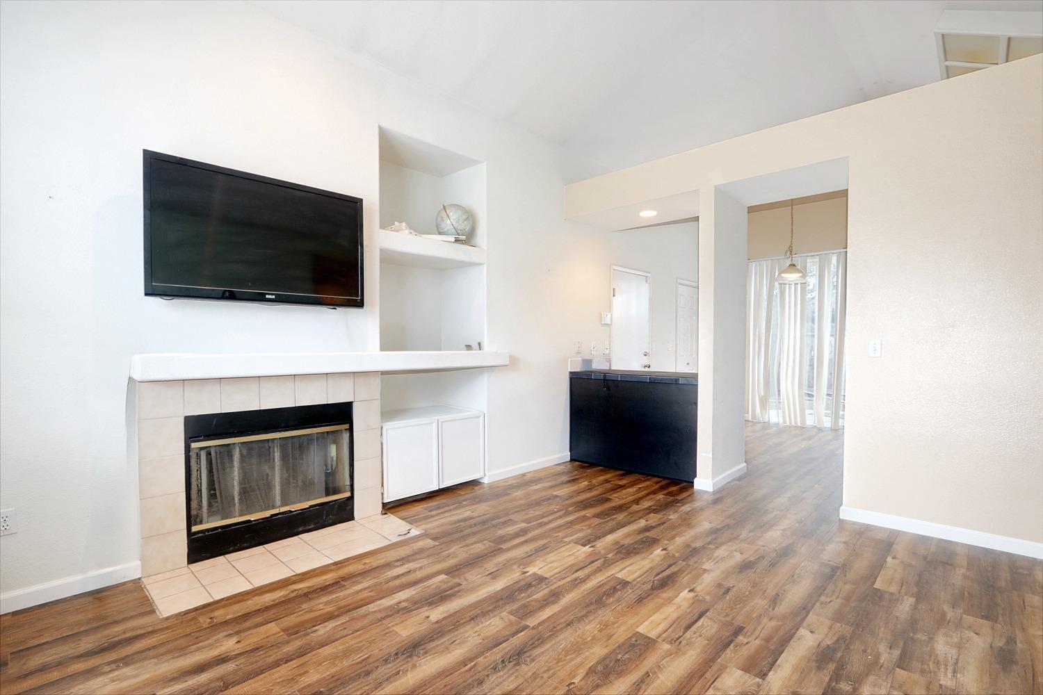 Hampton Cove Way, Sacramento, California image 6
