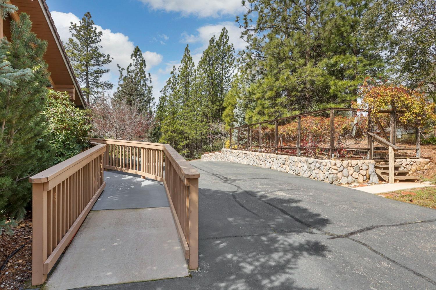 Detail Gallery Image 12 of 88 For 21811 Homestead Rd, Pine Grove,  CA 95665 - 3 Beds | 2/1 Baths