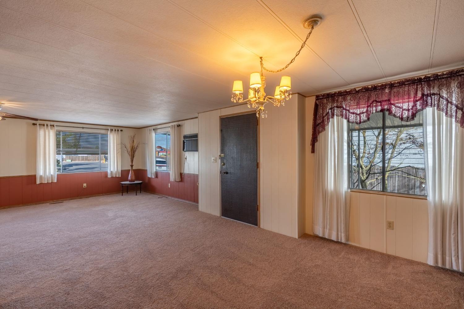 Detail Gallery Image 5 of 22 For 2505 Jackson Ave 207, Escalon,  CA 95320 - 2 Beds | 2 Baths