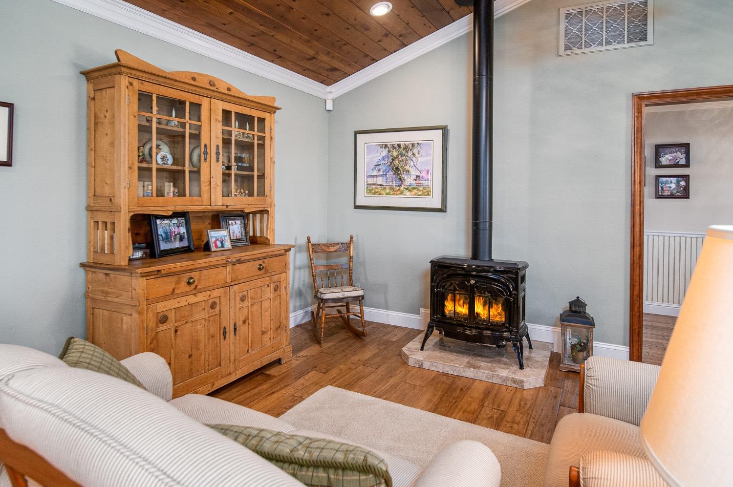 Detail Gallery Image 10 of 89 For 2591 Giannini Rd, Atwater,  CA 95301 - 4 Beds | 2/1 Baths