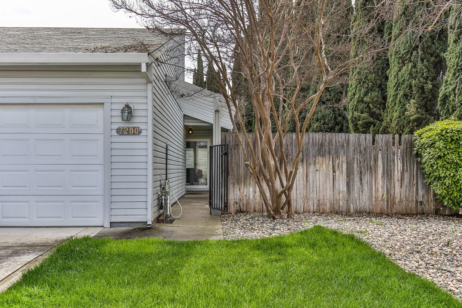 Detail Gallery Image 1 of 1 For 7200 Winterwillow Ct, Sacramento,  CA 95828 - 2 Beds | 2 Baths