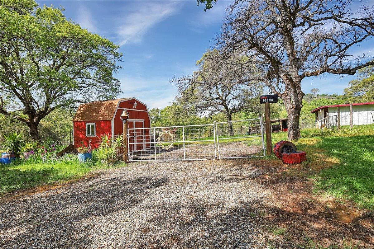 Detail Gallery Image 25 of 87 For 10806 Township Rd, Browns Valley,  CA 95918 - 3 Beds | 2 Baths