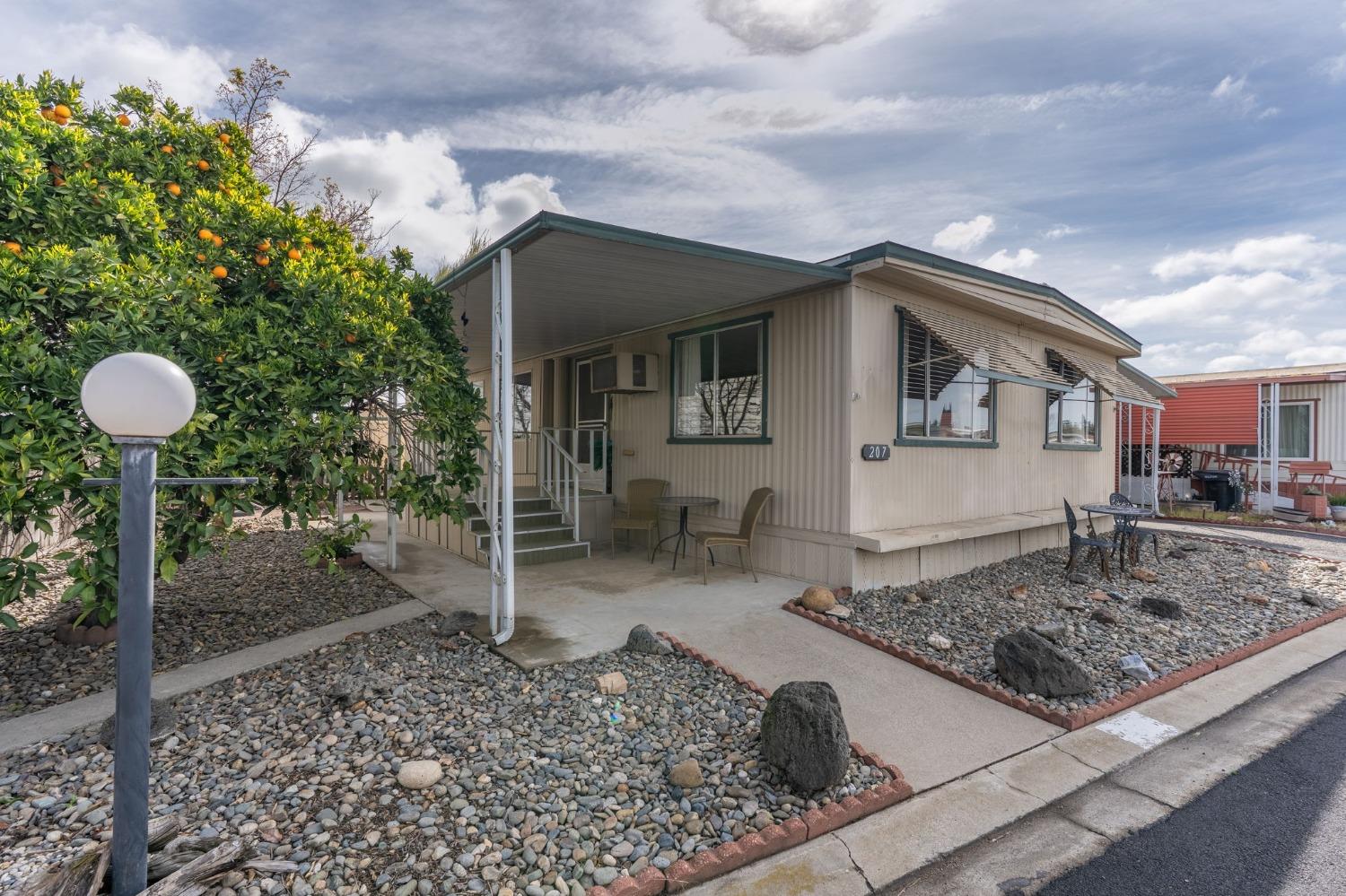 Detail Gallery Image 3 of 22 For 2505 Jackson Ave 207, Escalon,  CA 95320 - 2 Beds | 2 Baths
