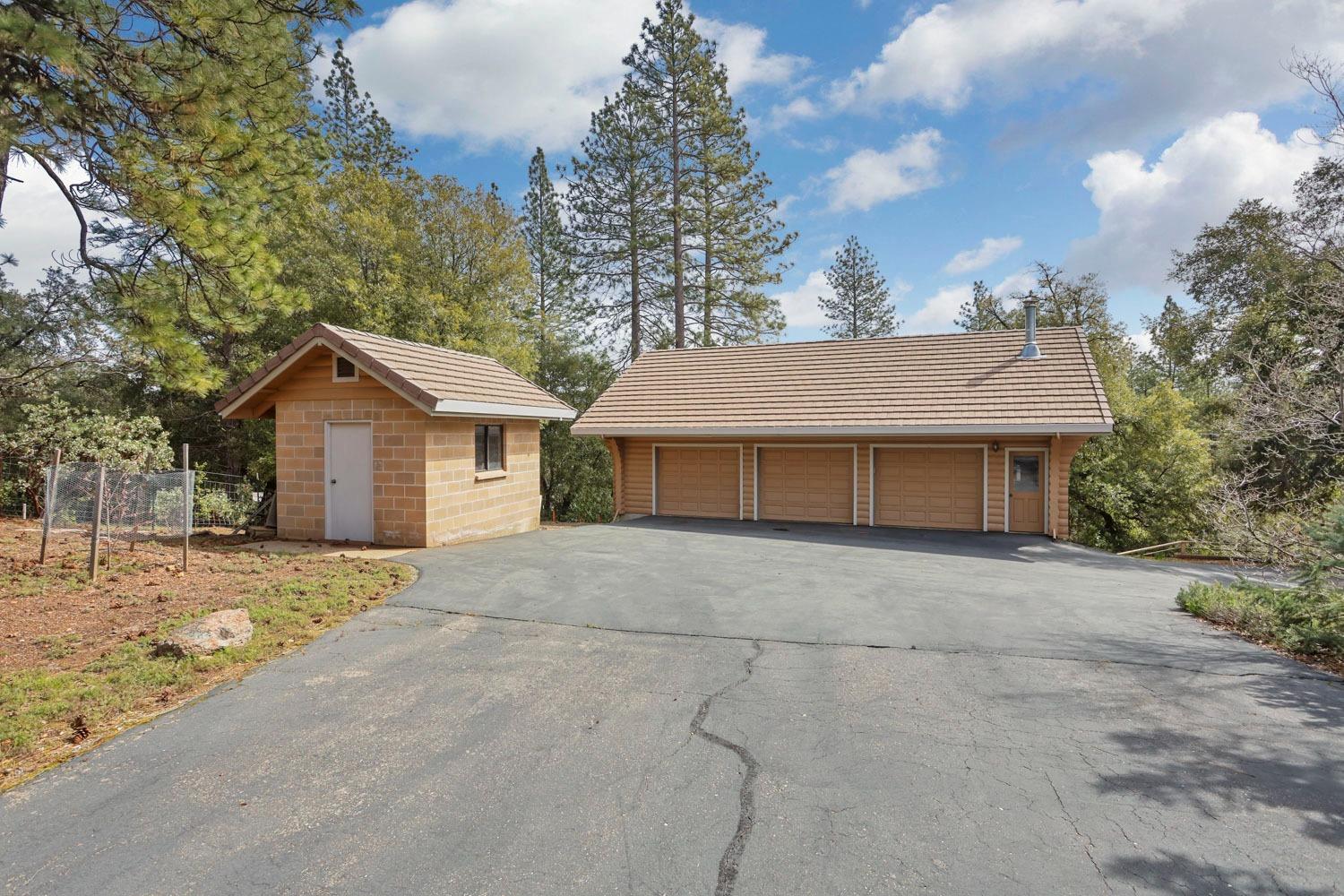 Detail Gallery Image 17 of 88 For 21811 Homestead Rd, Pine Grove,  CA 95665 - 3 Beds | 2/1 Baths