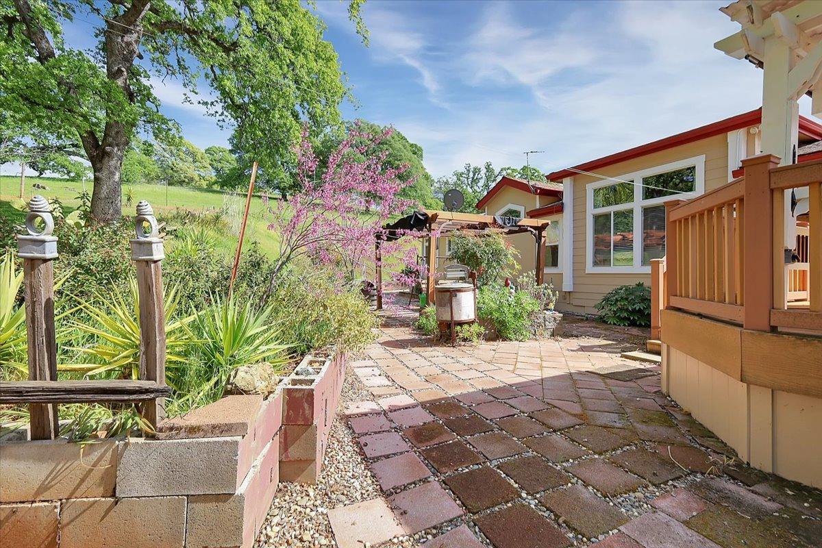 Detail Gallery Image 14 of 87 For 10806 Township Rd, Browns Valley,  CA 95918 - 3 Beds | 2 Baths