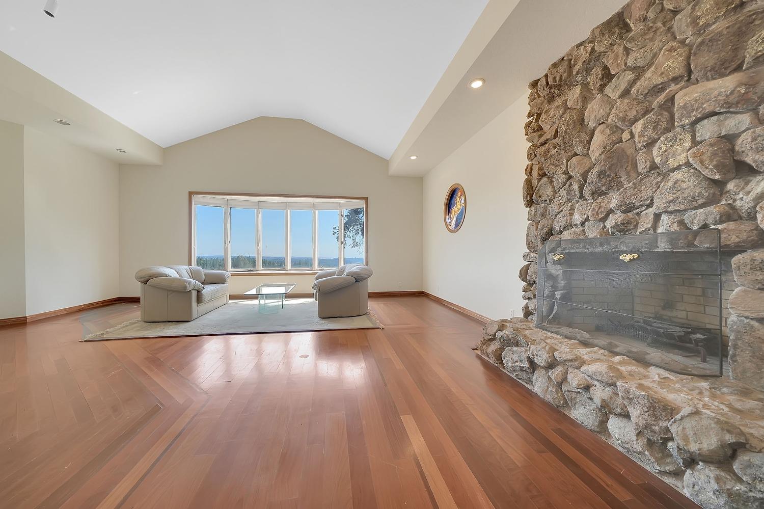 Detail Gallery Image 14 of 92 For 15111 Tyler Rd, Fiddletown,  CA 95629 - 5 Beds | 4/2 Baths