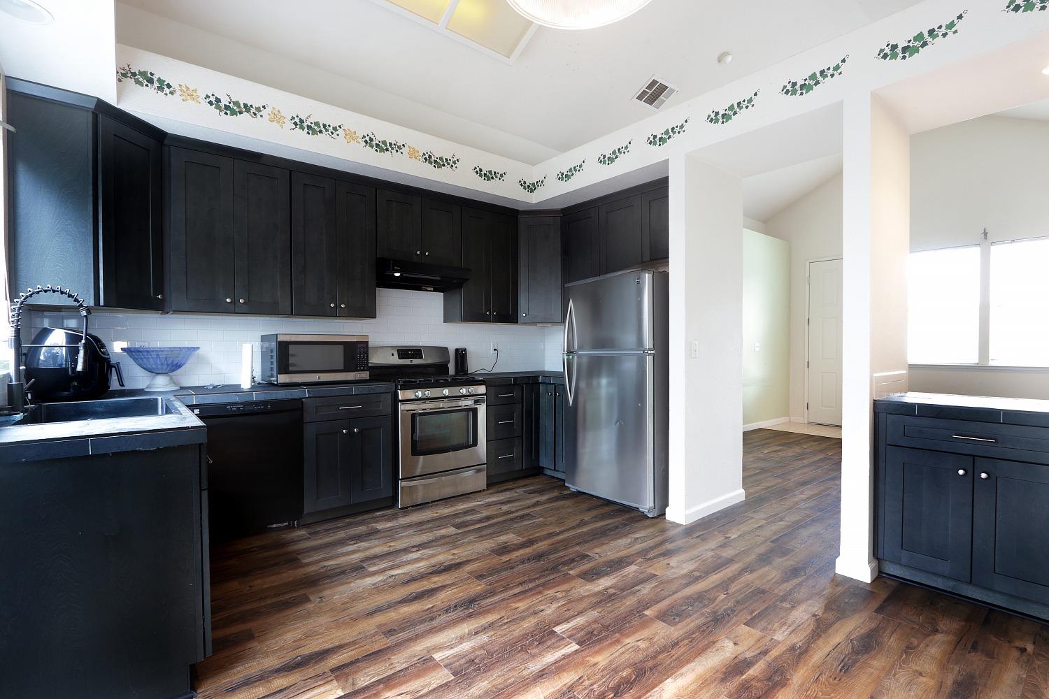 Hampton Cove Way, Sacramento, California image 8