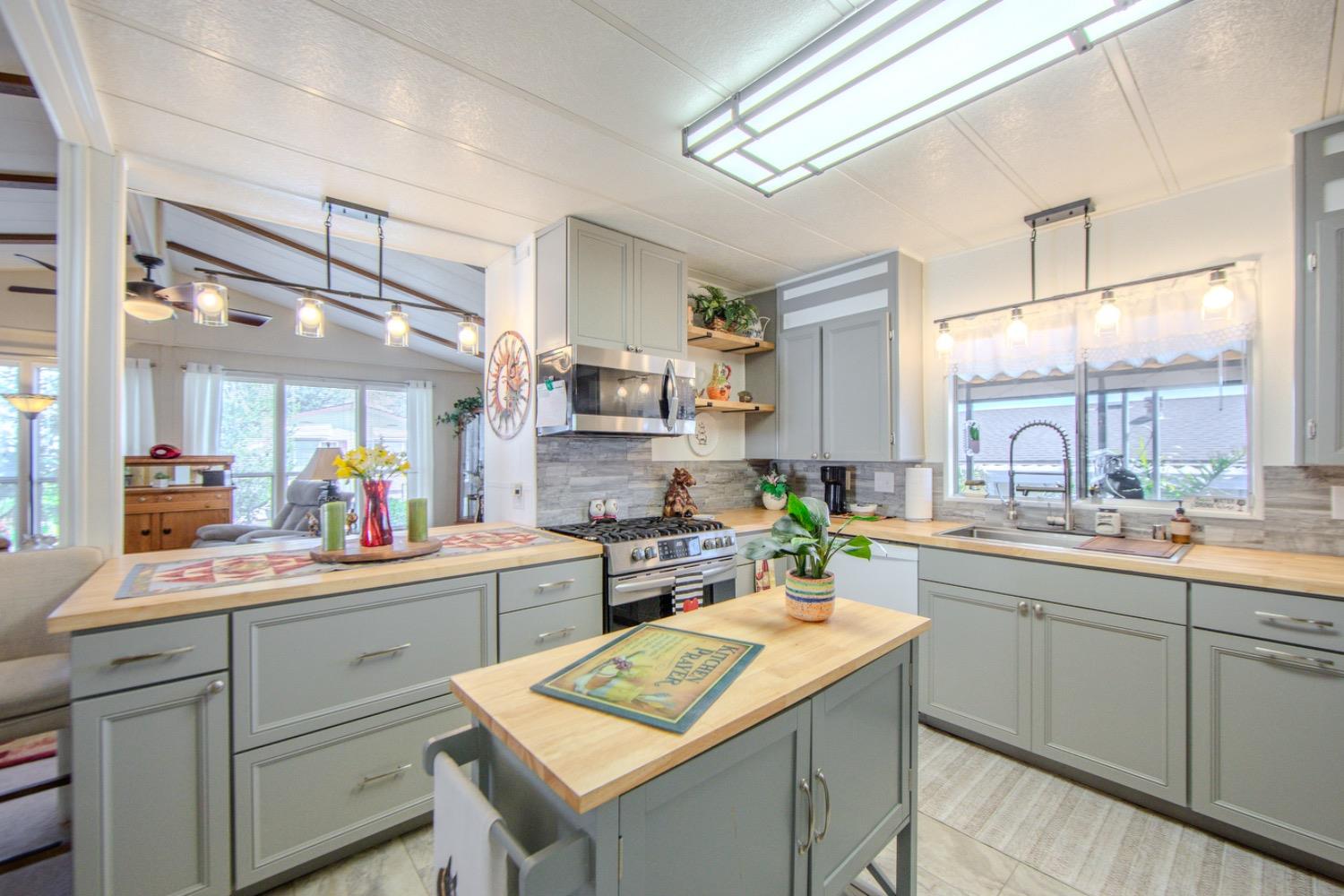 Detail Gallery Image 10 of 34 For 20 Rollingwood Drive 153, Jackson,  CA 95642 - 2 Beds | 2 Baths