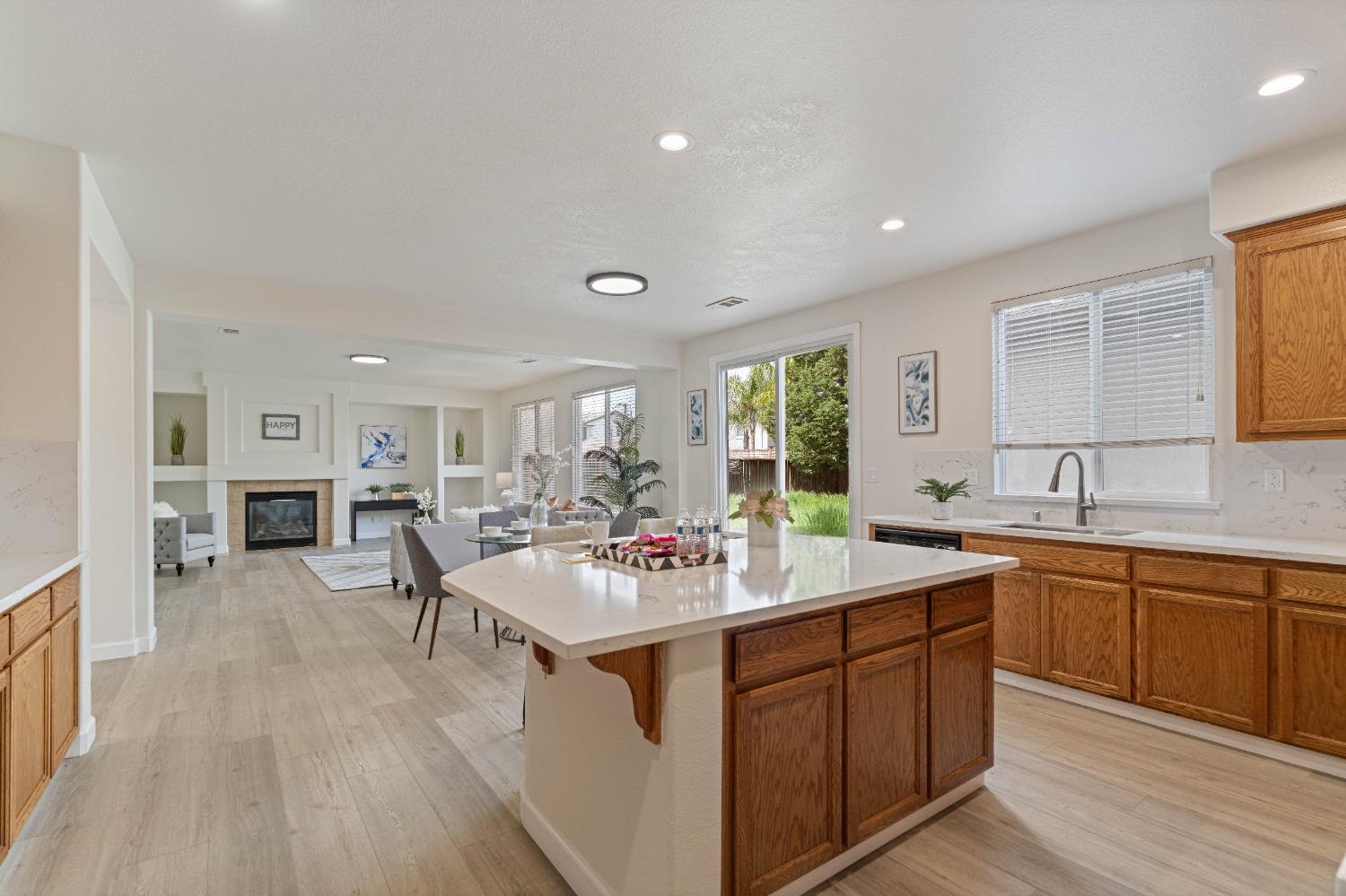 Detail Gallery Image 17 of 31 For 1736 Churchill Downs Cir, Oakdale,  CA 95361 - 4 Beds | 2/1 Baths