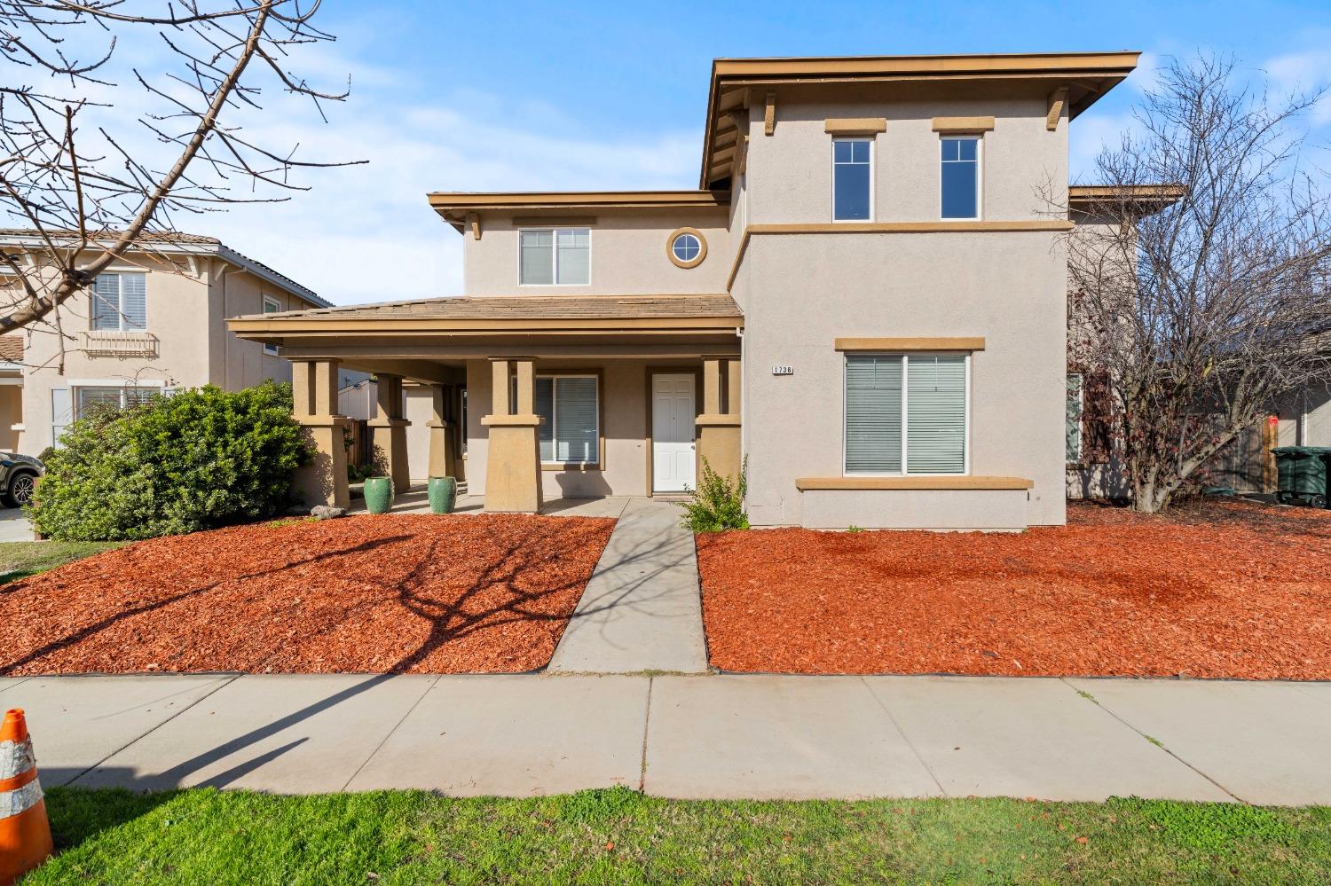 Detail Gallery Image 1 of 31 For 1736 Churchill Downs Cir, Oakdale,  CA 95361 - 4 Beds | 2/1 Baths