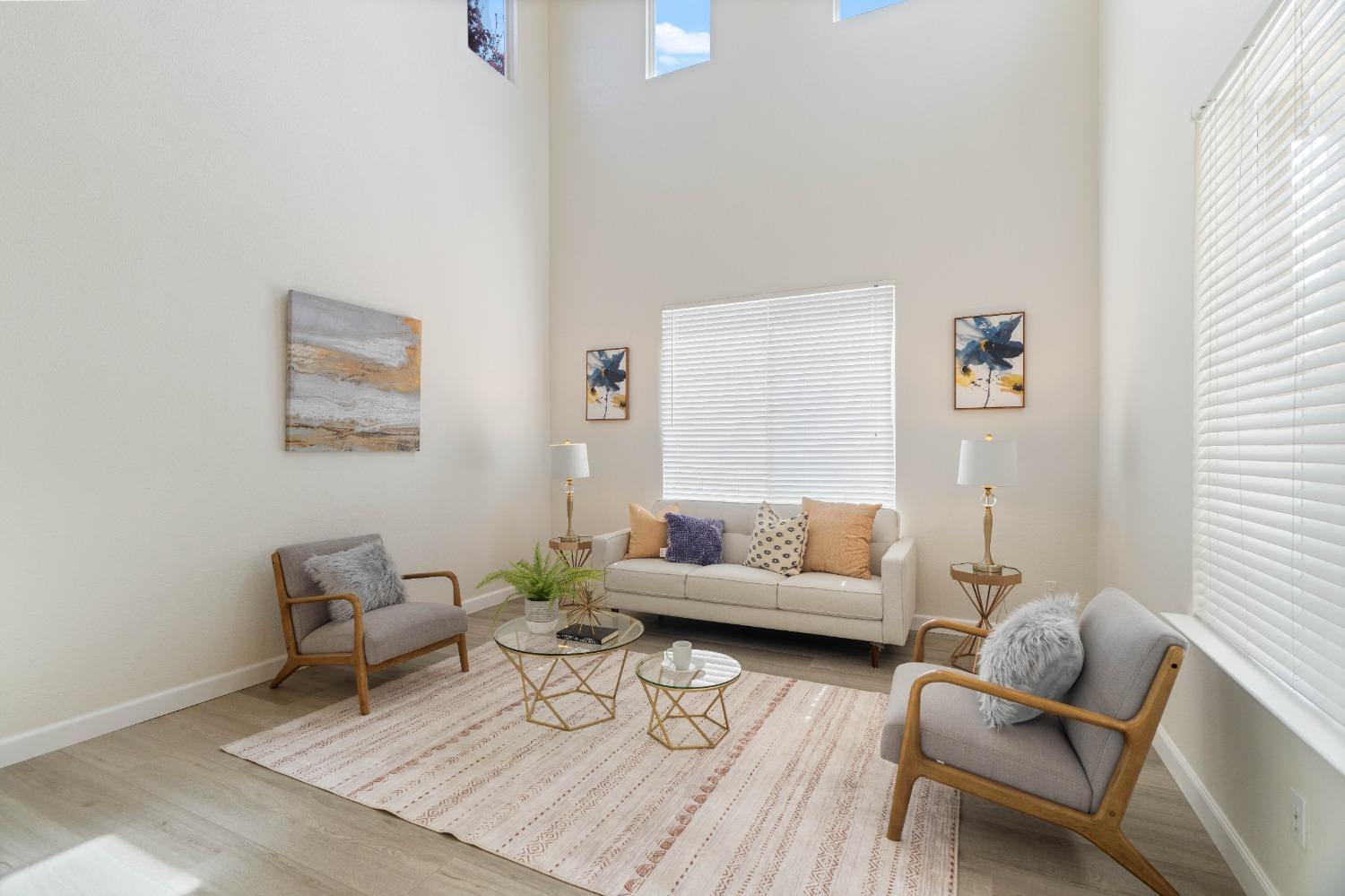 Detail Gallery Image 5 of 31 For 1736 Churchill Downs Cir, Oakdale,  CA 95361 - 4 Beds | 2/1 Baths