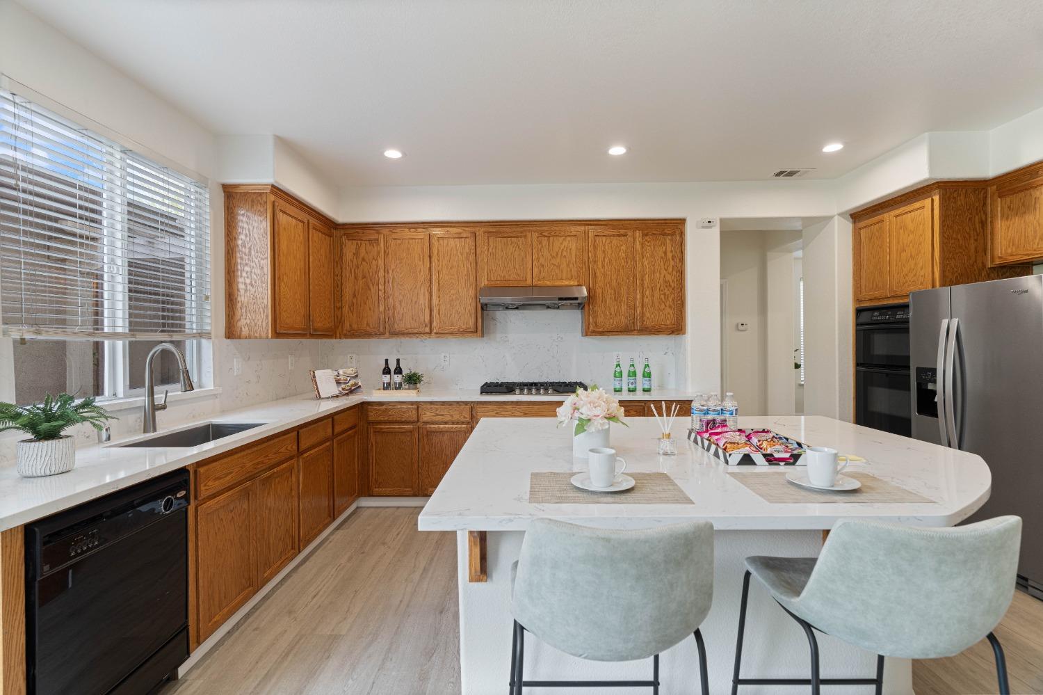 Detail Gallery Image 16 of 31 For 1736 Churchill Downs Cir, Oakdale,  CA 95361 - 4 Beds | 2/1 Baths