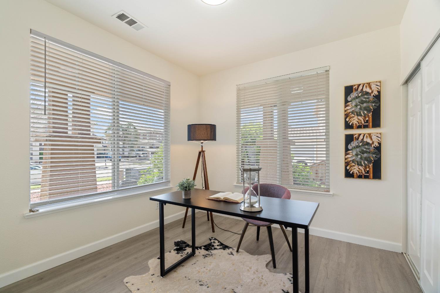 Detail Gallery Image 10 of 31 For 1736 Churchill Downs Cir, Oakdale,  CA 95361 - 4 Beds | 2/1 Baths