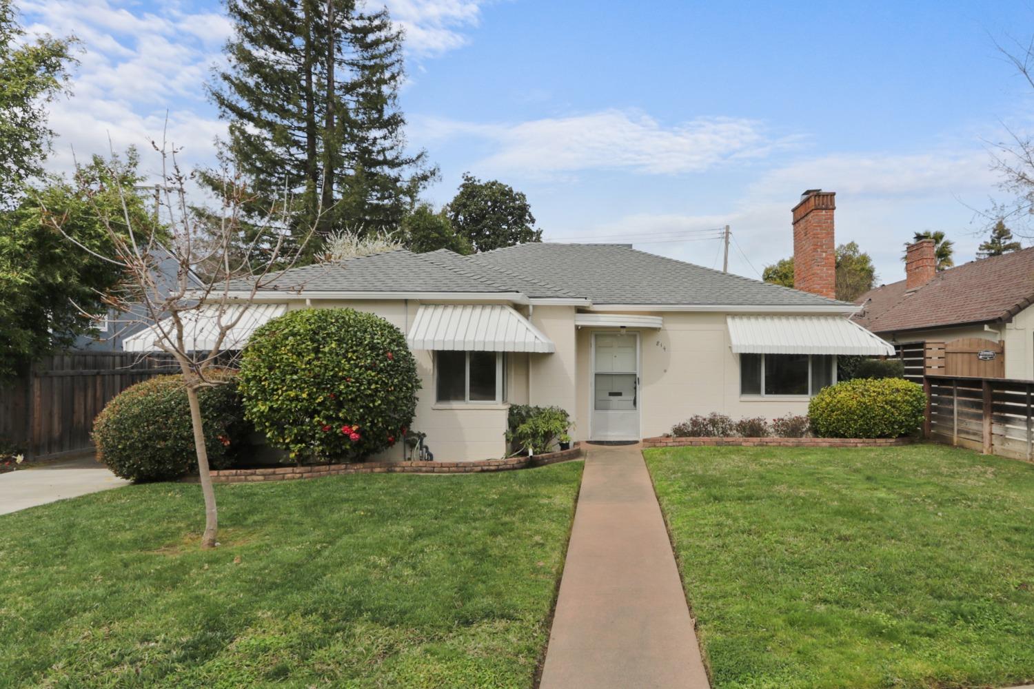 Detail Gallery Image 1 of 1 For 814 53rd St, Sacramento,  CA 95819 - 2 Beds | 1 Baths