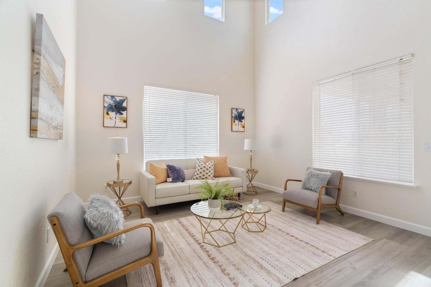 Detail Gallery Image 6 of 31 For 1736 Churchill Downs Cir, Oakdale,  CA 95361 - 4 Beds | 2/1 Baths