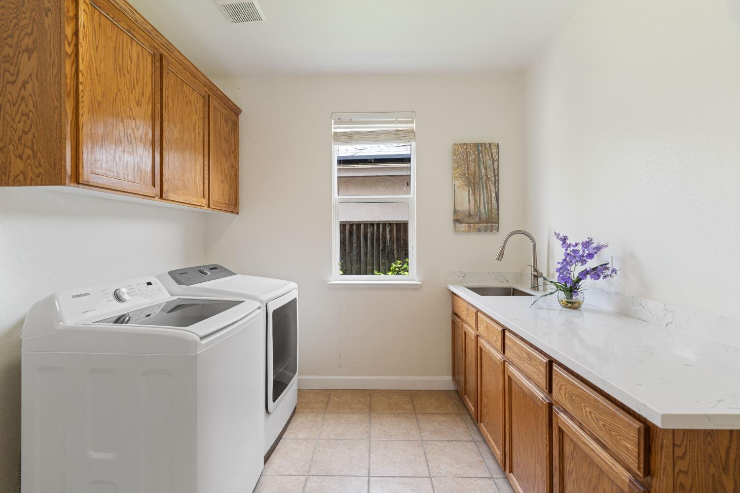 Detail Gallery Image 18 of 31 For 1736 Churchill Downs Cir, Oakdale,  CA 95361 - 4 Beds | 2/1 Baths