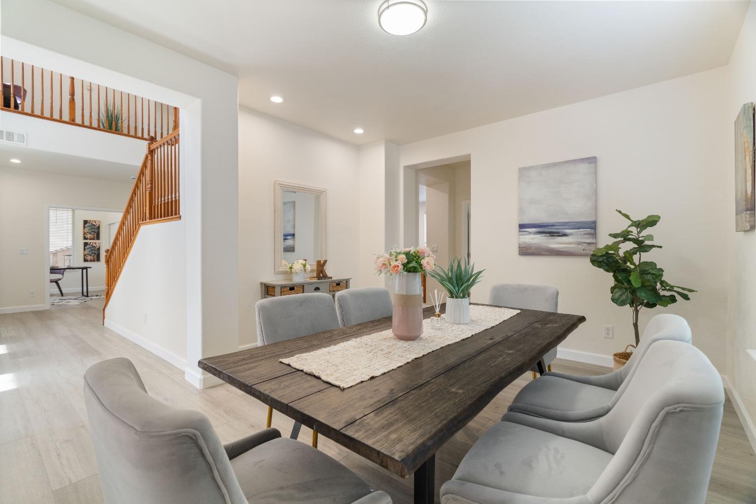 Detail Gallery Image 8 of 31 For 1736 Churchill Downs Cir, Oakdale,  CA 95361 - 4 Beds | 2/1 Baths