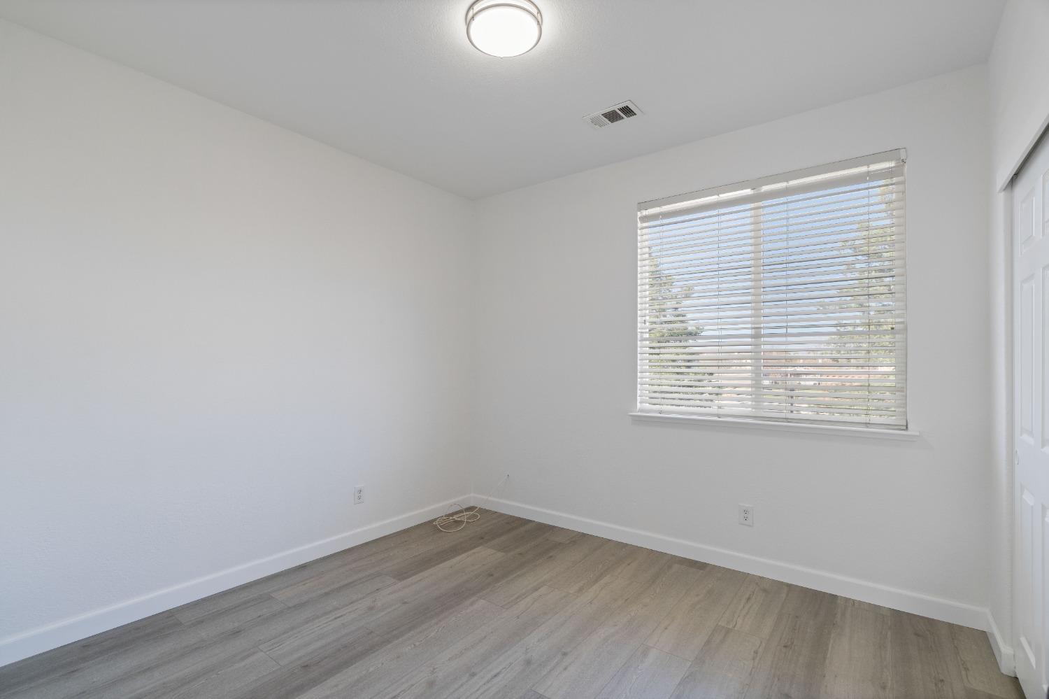 Detail Gallery Image 26 of 31 For 1736 Churchill Downs Cir, Oakdale,  CA 95361 - 4 Beds | 2/1 Baths